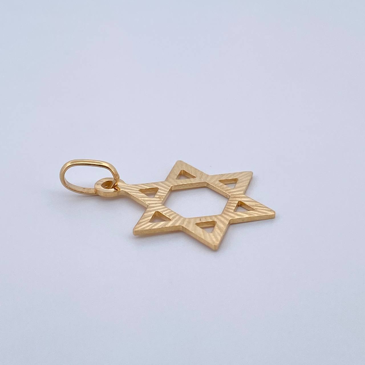 Pendant Star of David 1.15gr / 2.5cm / 18K Gold &