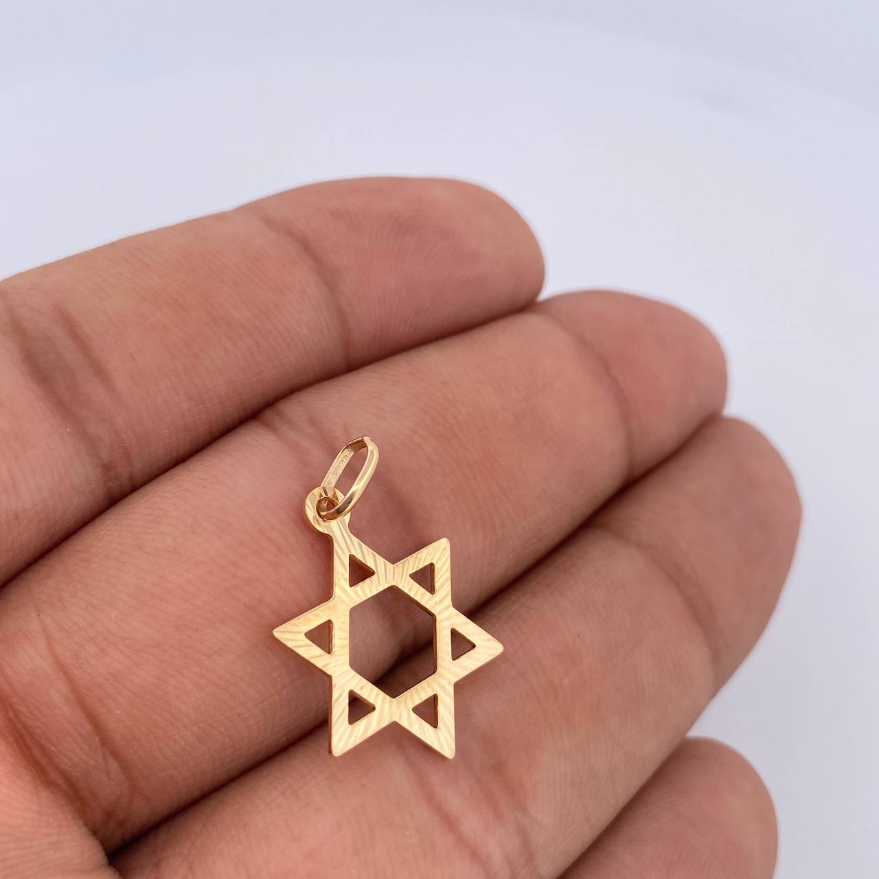 Pendant Star of David 1.15gr / 2.5cm / 18K Gold &
