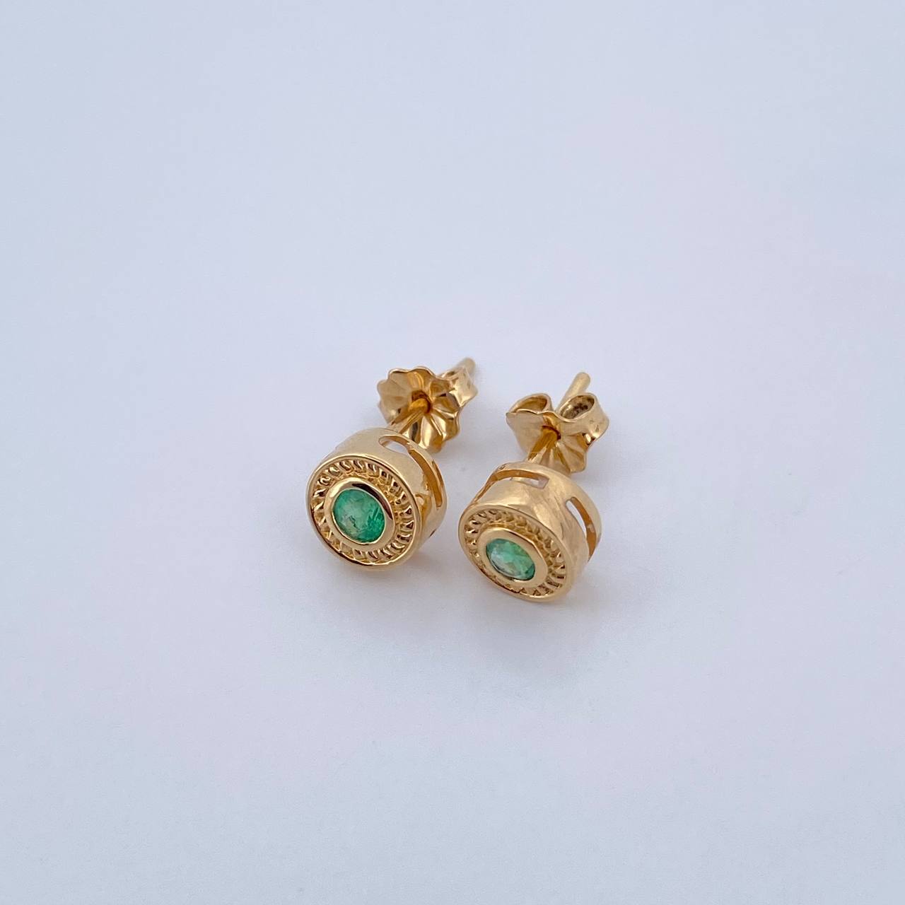 Topos Circulo 2.15gr / Esmeralda 24 Pts Oro Amarillo 18K (Joya) &