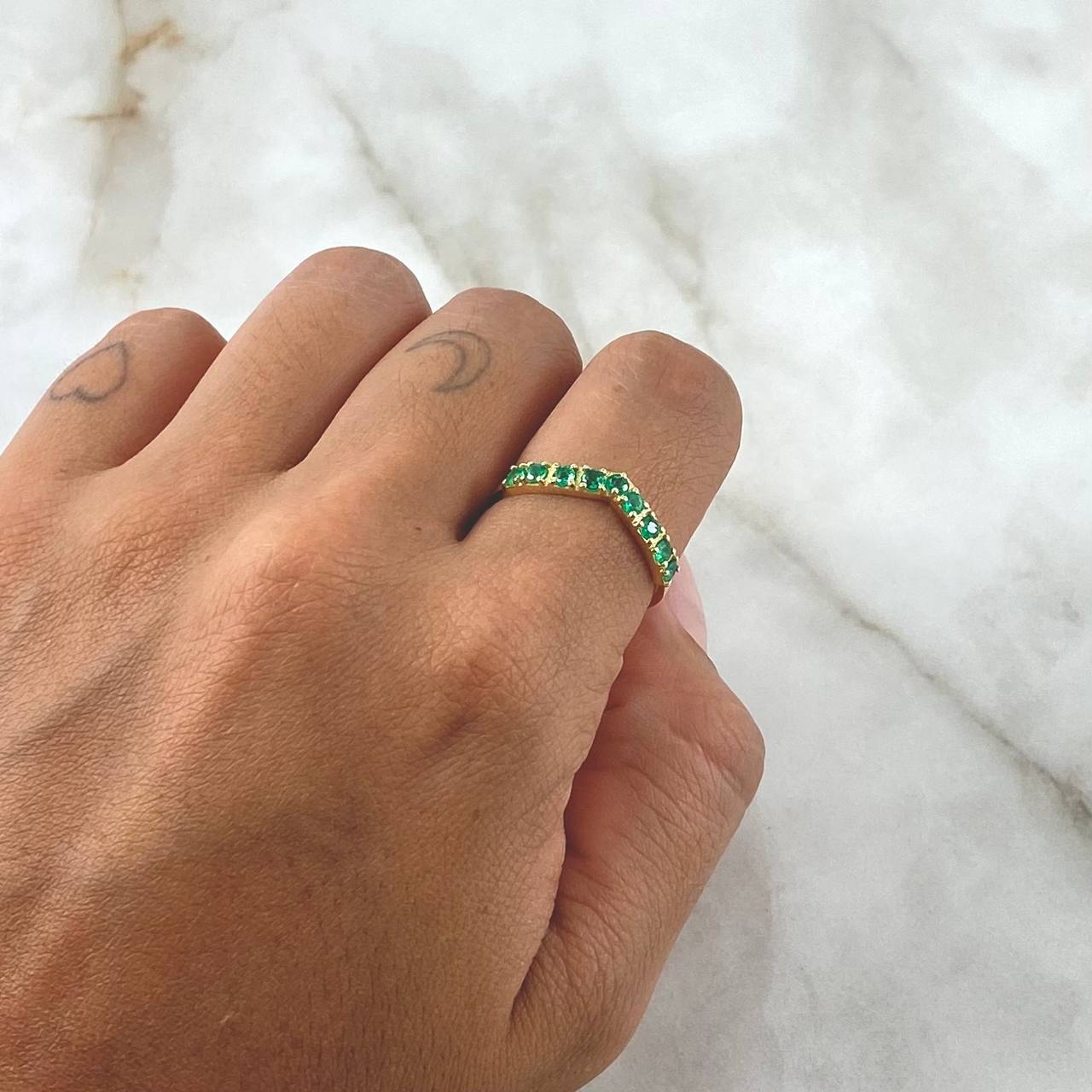 Tiara V Ring 2.05gr / Size 8 / Emeralds 36pts 18K Yellow Gold (Jewel) *