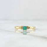 Rectangular Solitaire Ring 1.85gr / Size 6 1/2 / Emerald 7pts 18K Yellow Gold (Jewel) ©