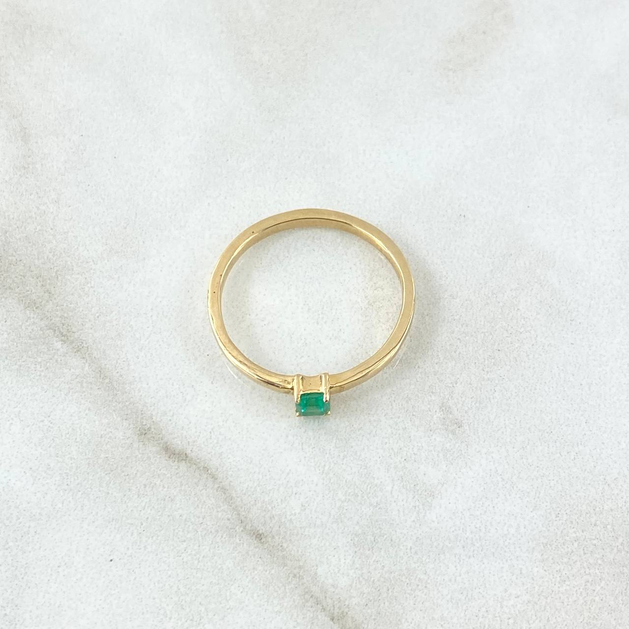 Rectangular Solitaire Ring 1.85gr / Size 6 1/2 / Emerald 7pts 18K Yellow Gold (Jewel) ©