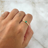 Rectangular Solitaire Ring 1.85gr / Size 6 1/2 / Emerald 7pts 18K Yellow Gold (Jewel) ©