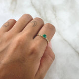 Solitaire Ring Four Claws In Wave 2.1gr / Size 7 3/4 / Emeralds 34pts 18K Yellow Gold (Jewelry) ©