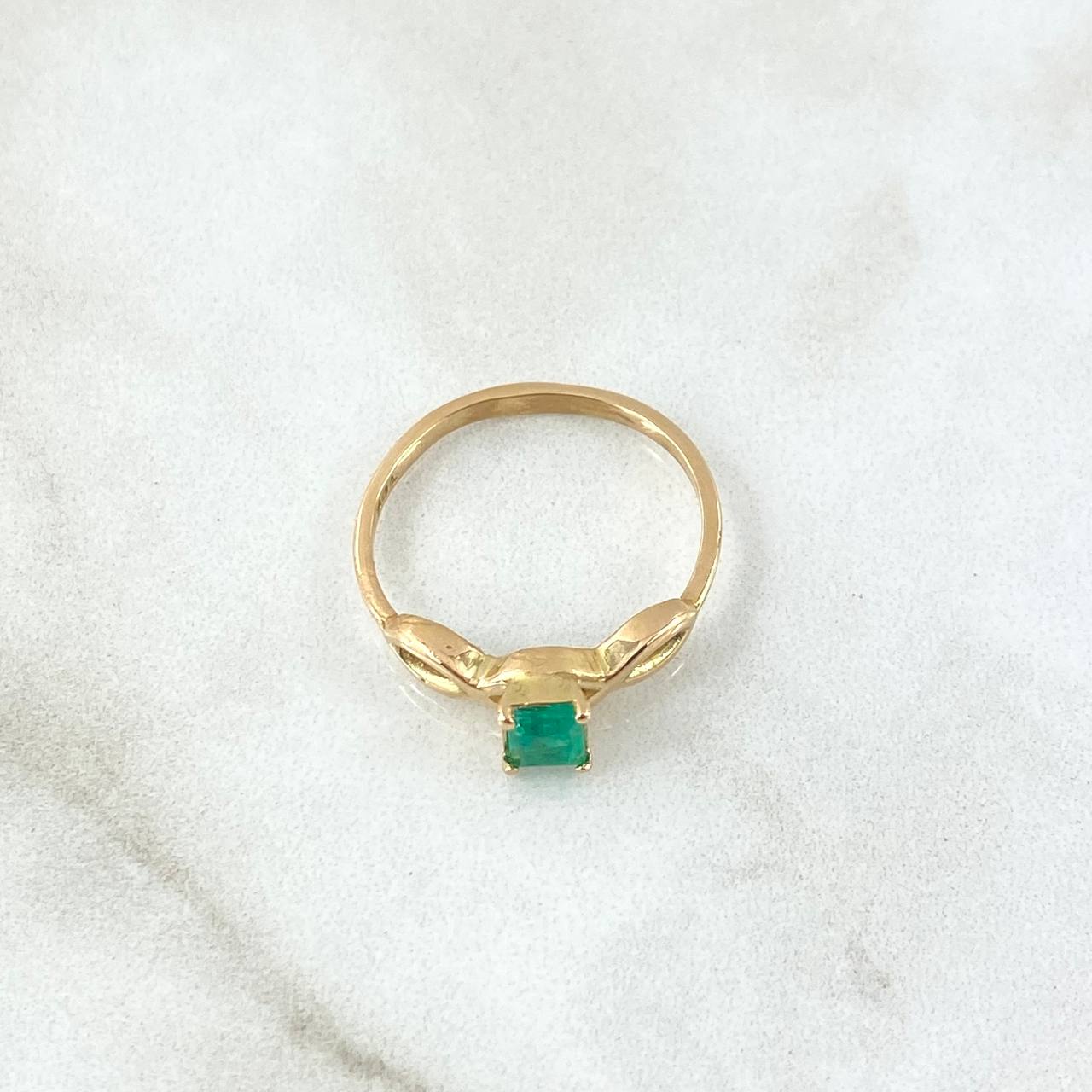 Rectangular Triple Infinity Solitaire Ring 2.35gr / Size 7 1/4 / Emerald 15pts 18K Yellow Gold (Jewelry) ©
