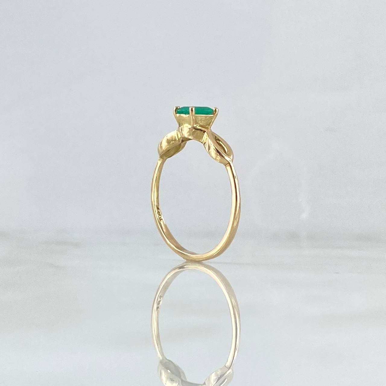 Rectangular Triple Infinity Solitaire Ring 2.35gr / Size 7 1/4 / Emerald 15pts 18K Yellow Gold (Jewelry) ©