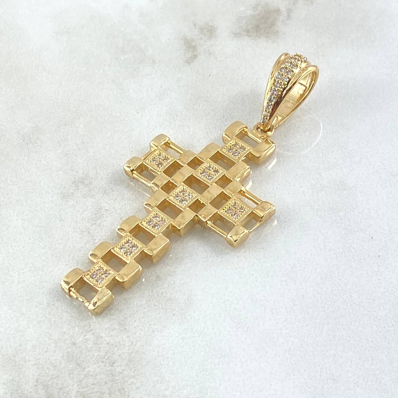 Dije Cruz Correa Enmallada 7.5gr / 5.5cm / Circones Blancos Oro Amarillo 18K