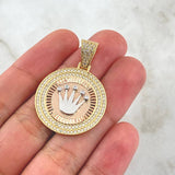 Dije Medalla Corona 7.05gr / 4cm / Circones Blancos Tres Oros  18K ©