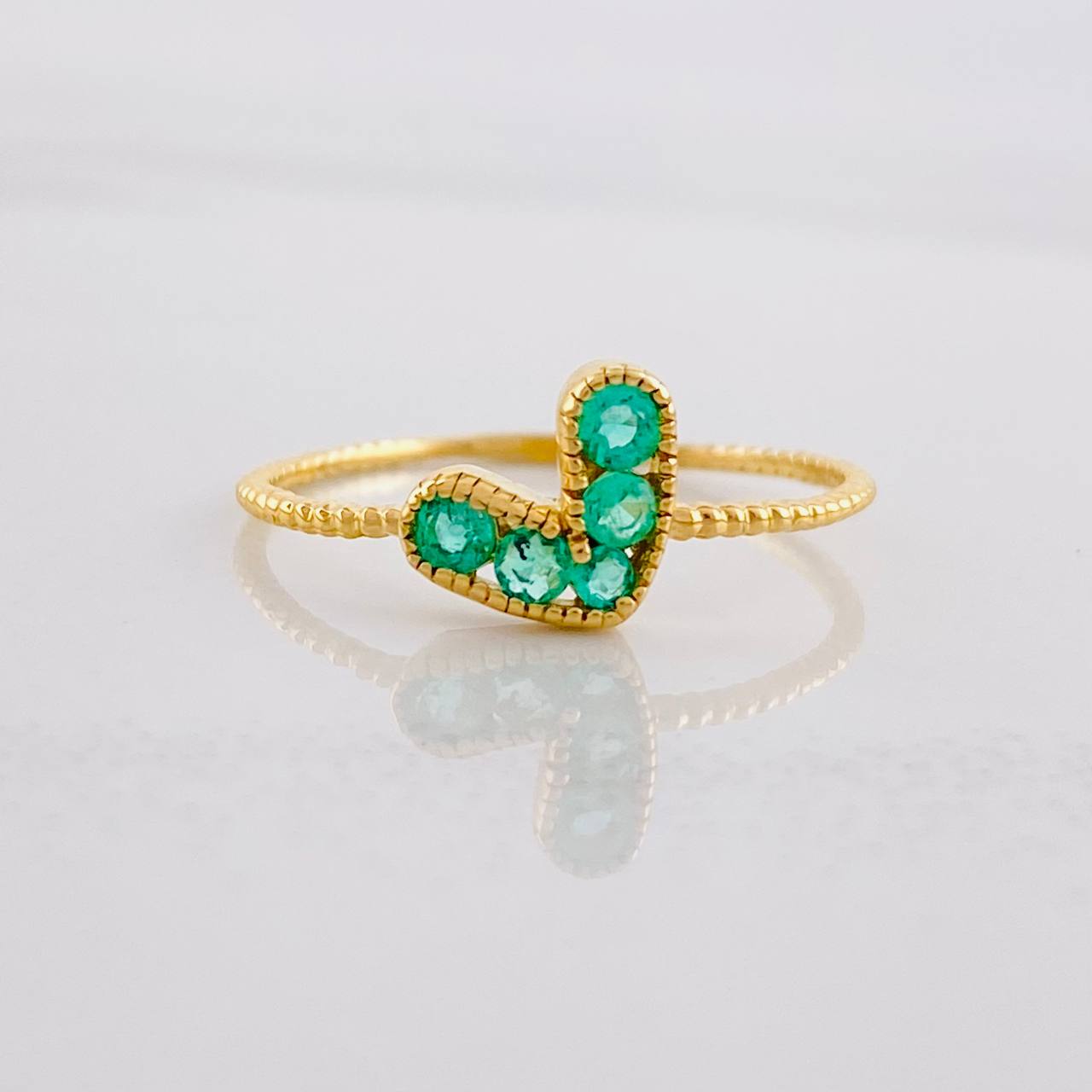Heart Ring Emeralds 14pts 1.05g / T6 3/4 Yellow Gold 18K