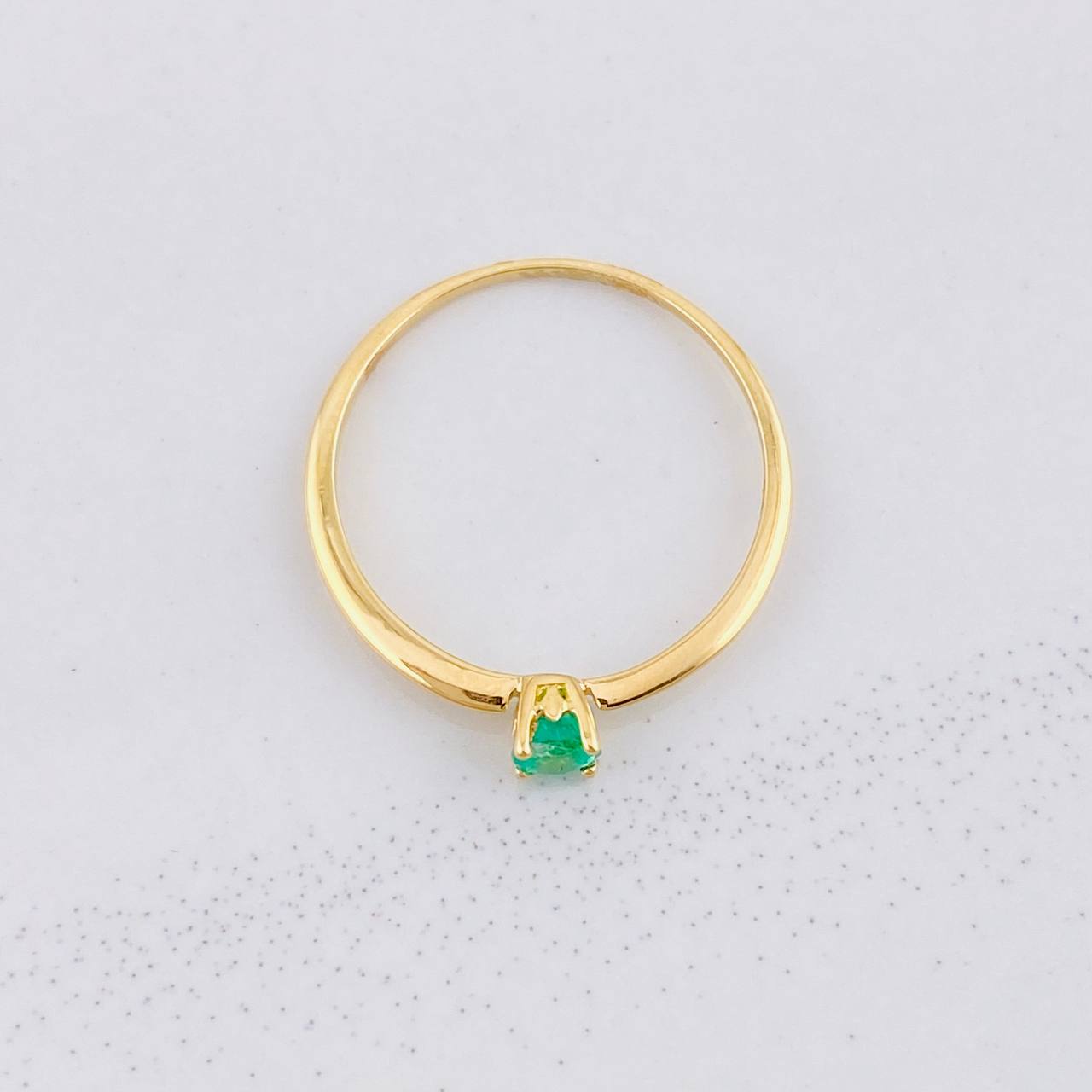Emerald Solitaire Ring 12pts 0.85g / T5 1/2 Yellow Gold 18K