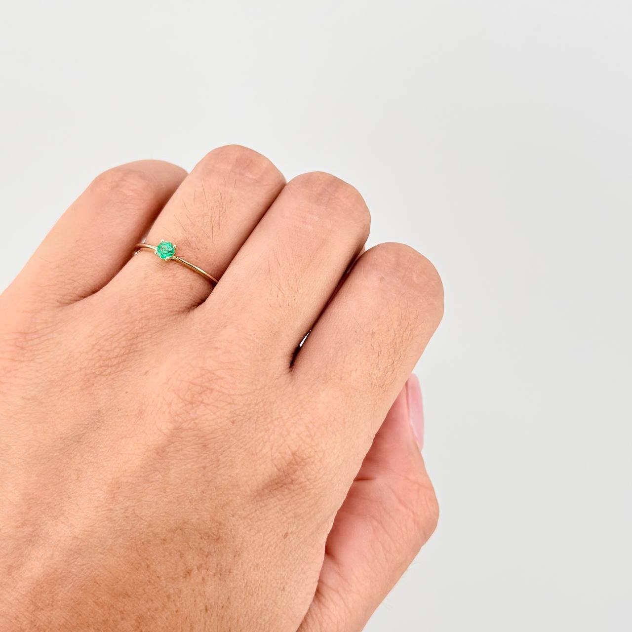 Emerald Solitaire Ring 12pts 0.85g / T5 1/2 Yellow Gold 18K