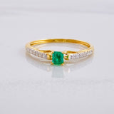 Solitaire Ring Channel Emerald 14pts Diamonds 10pts 1.2g / T6 1/4 Yellow Gold 18K