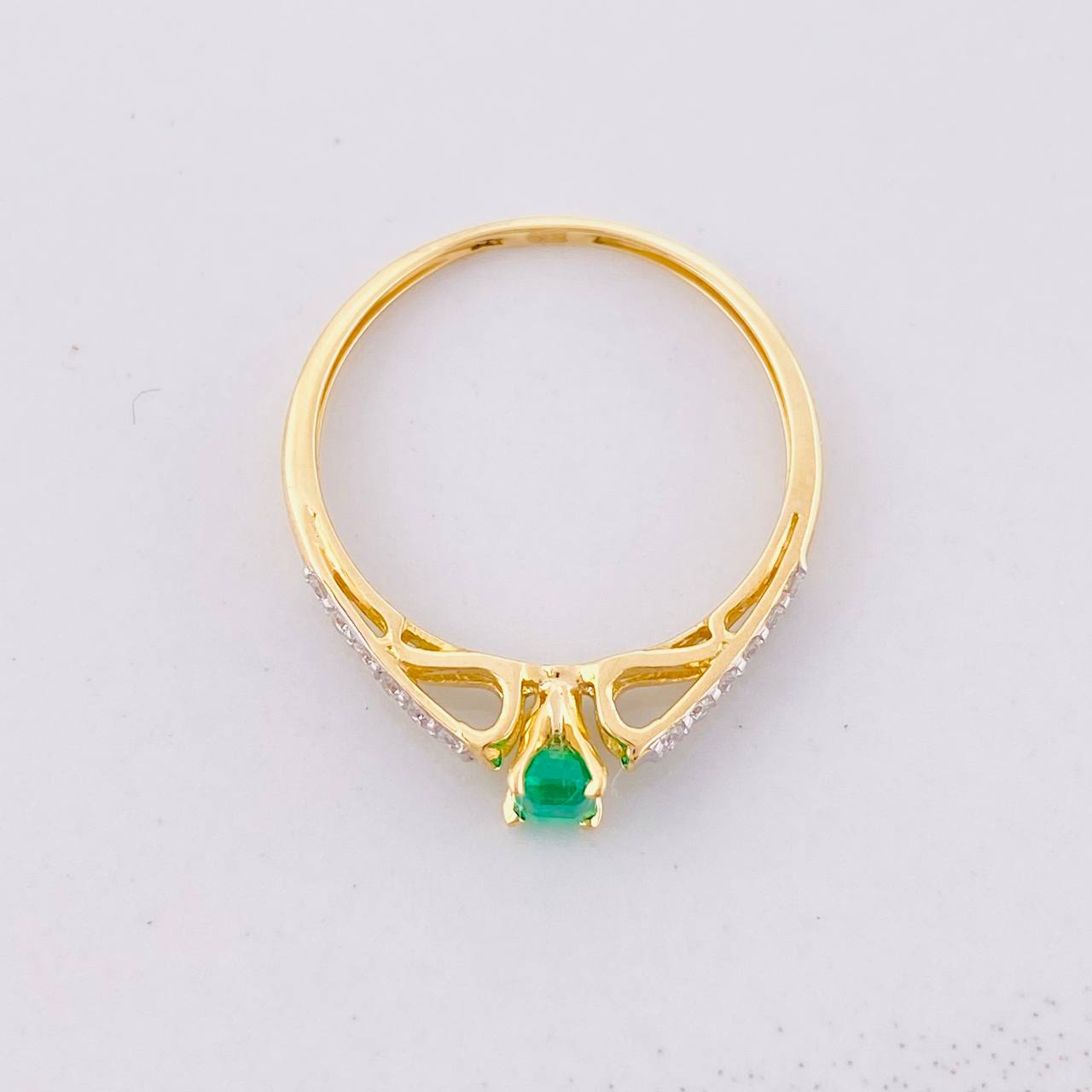 Solitaire Ring Channel Emerald 14pts Diamonds 10pts 1.2g / T6 1/4 Yellow Gold 18K