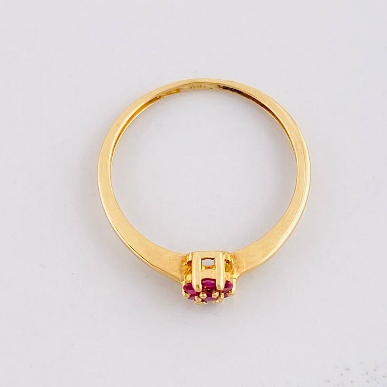 Floral Solitaire Ruby Ring 12pts 1.25g / T6 18K Yellow Gold