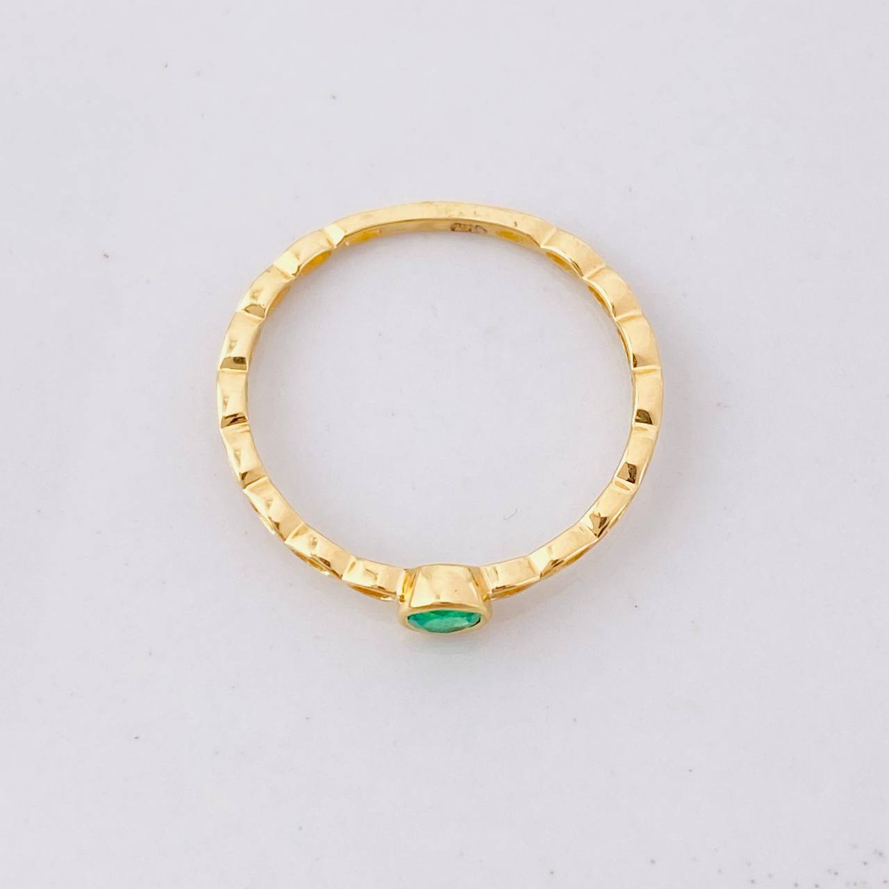 Solitaire Ring Churumbela Emerald 14pts 0.85g / T5 3/4 Yellow Gold 18K
