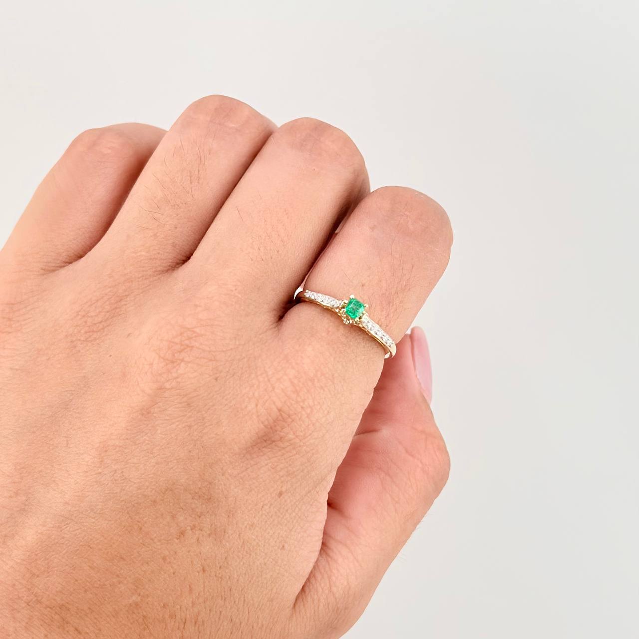 Ring Solitaire Imperial Emerald 18pts Diamonds 11pts 1.85g / T6 1/4 Yellow Gold 18K