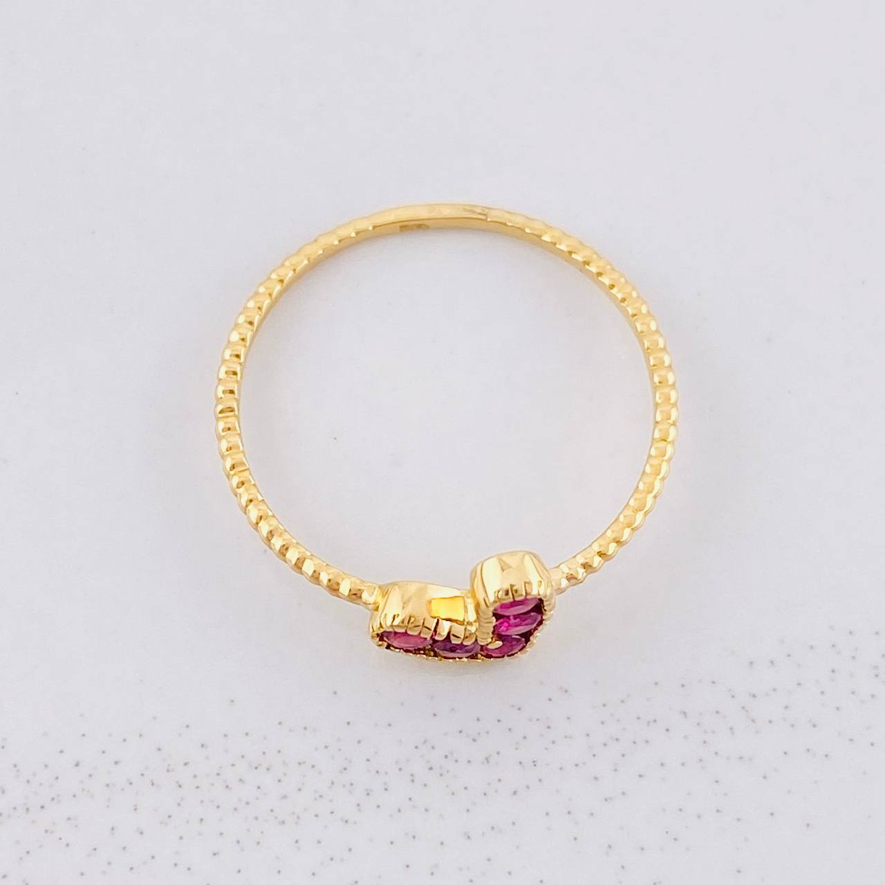 Anillo Corazón Rubíes 23pts 1.05g / T5 3/4 Oro Amarillo 18K