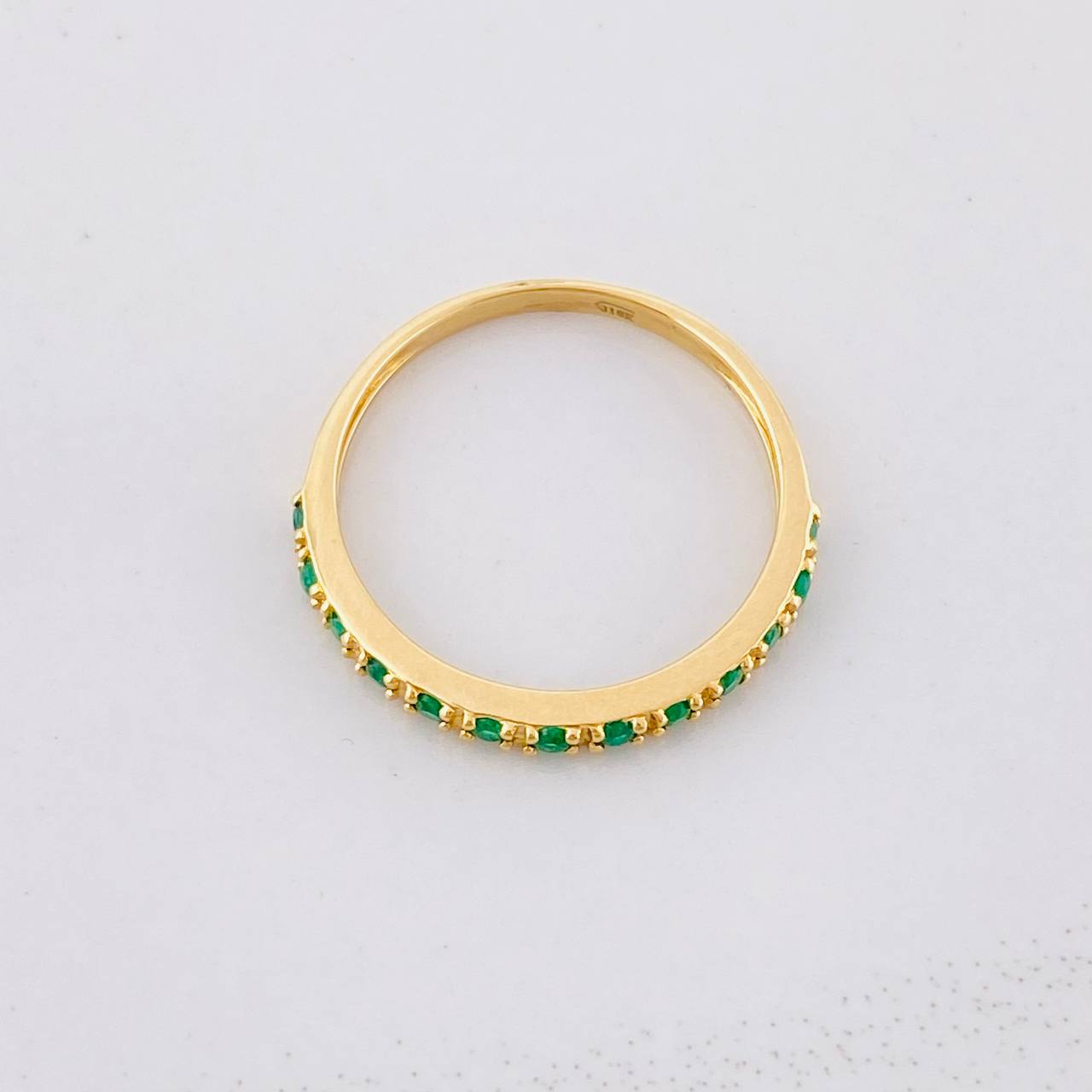 Anillo Carril Tupido Esmeraldas 23pts 1.7g / T6 3/4 Oro Amarillo 18K
