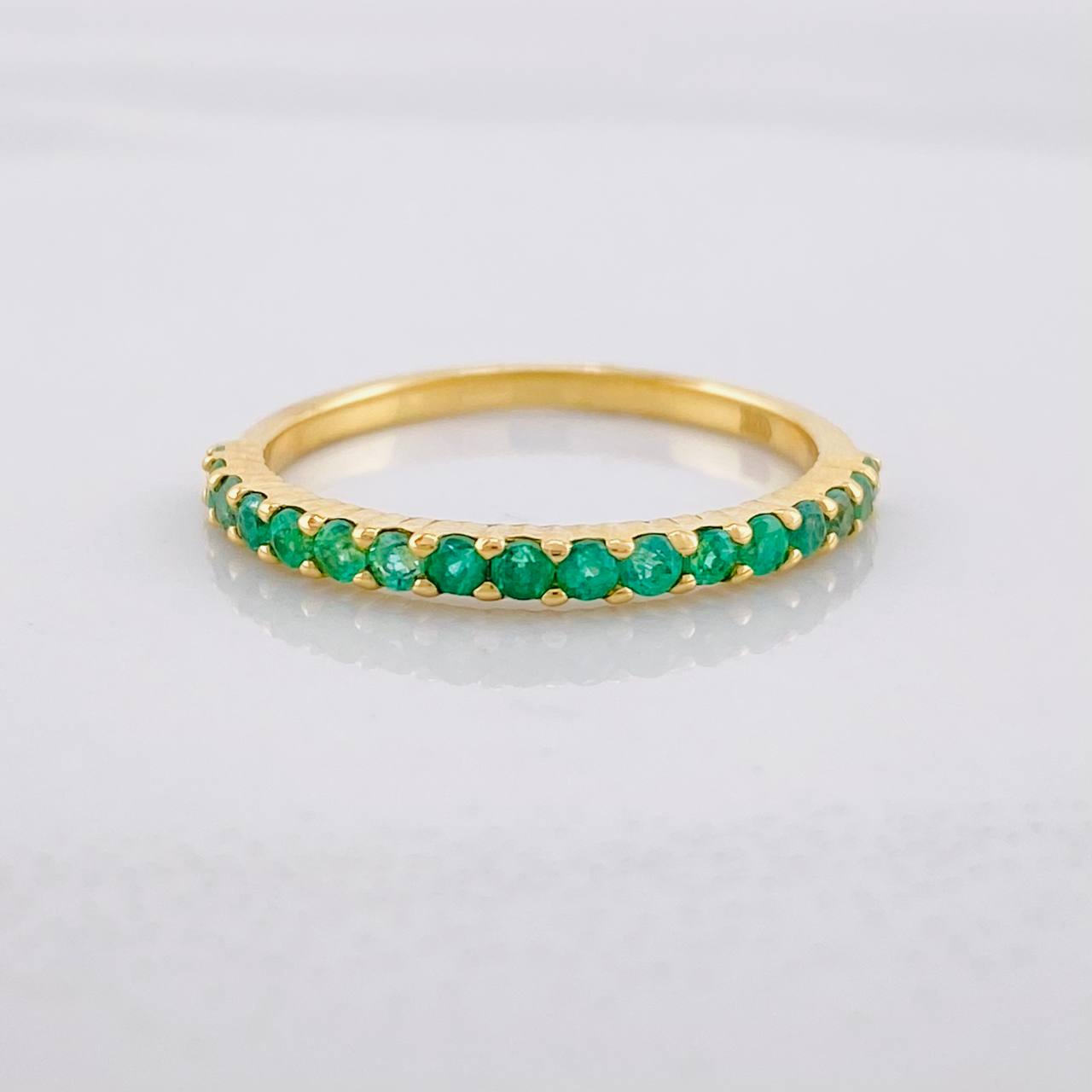 Linear Channel Ring Emeralds 47pts 1.75g / T6 3/4 Yellow Gold 18K