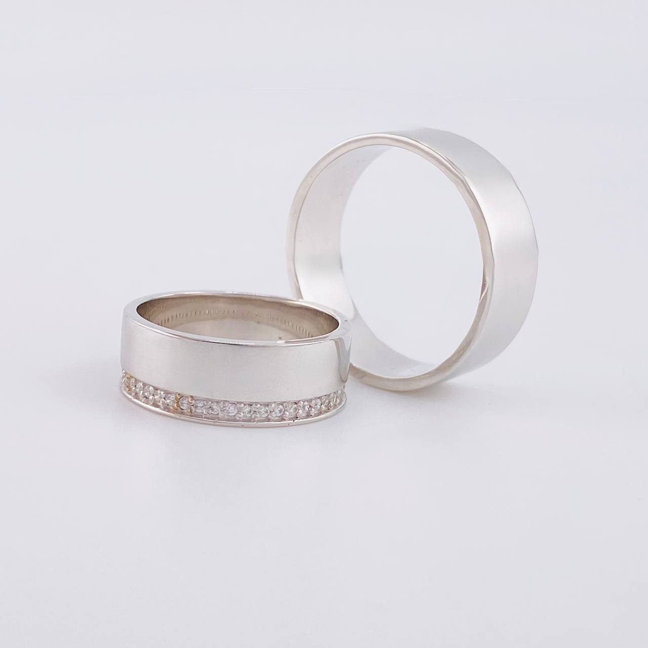 Smooth Band Ring 14.65 g / 18K White Gold (A.C)