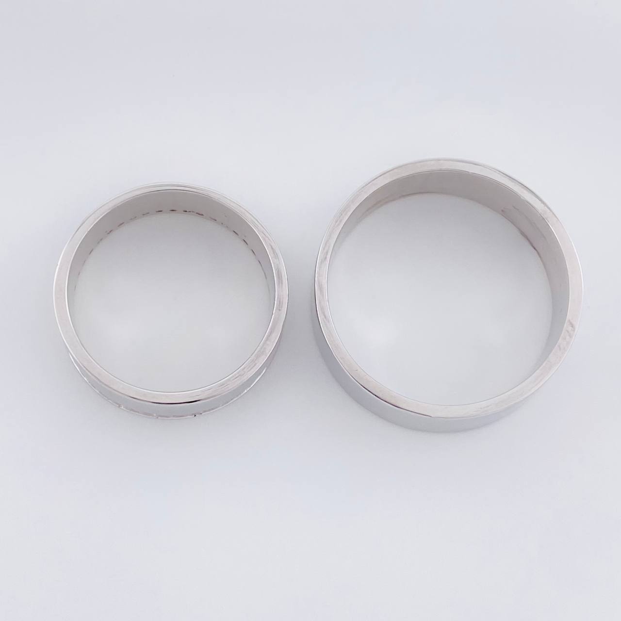 Smooth Band Ring 14.65 g / 18K White Gold (A.C)
