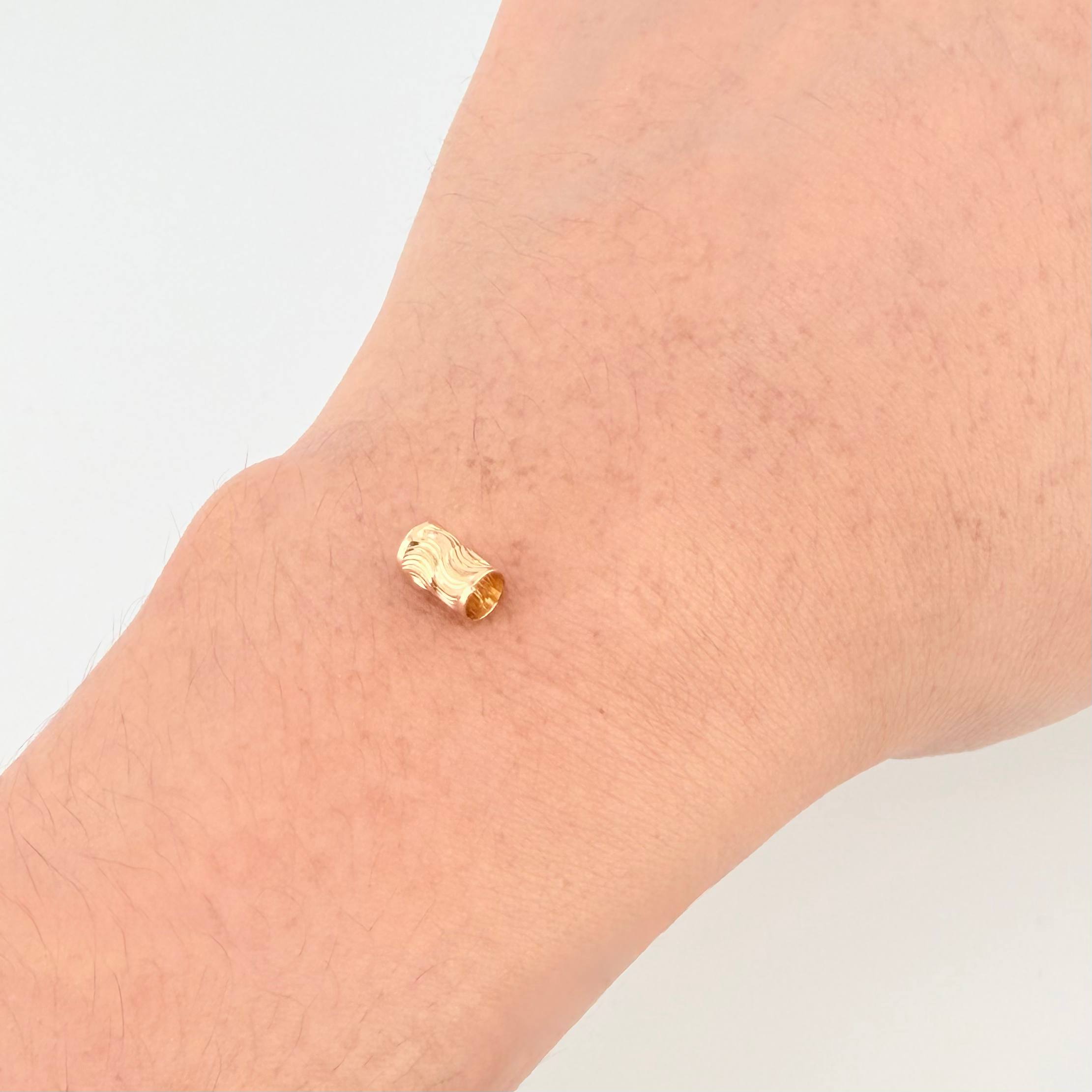 Herraje Cilindro Lunar Grande 0.15gr / 4mm Oro Amarillo 18K