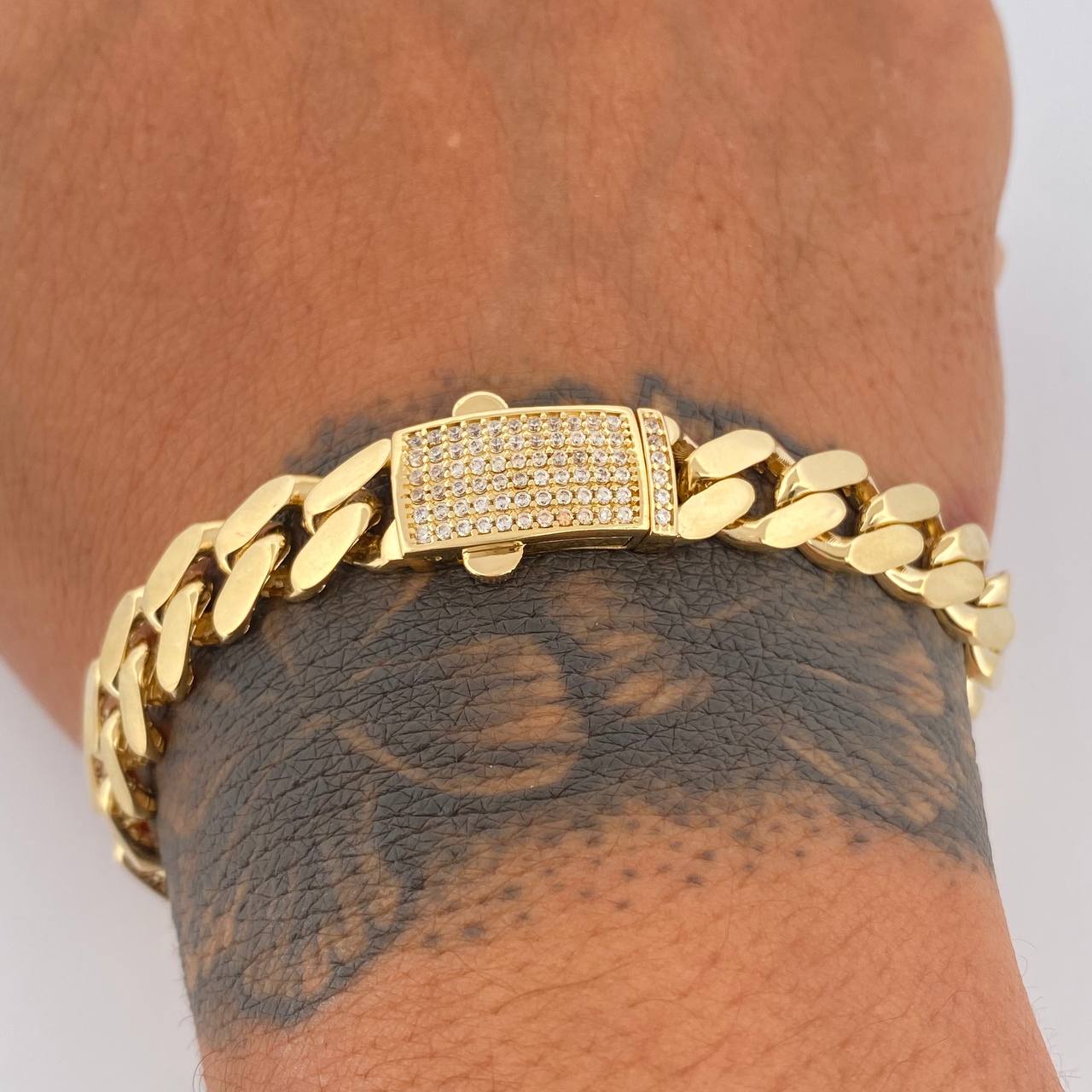 Cuban Links Bracelet 15.65gr / 7.9in / +0 18K Gold $