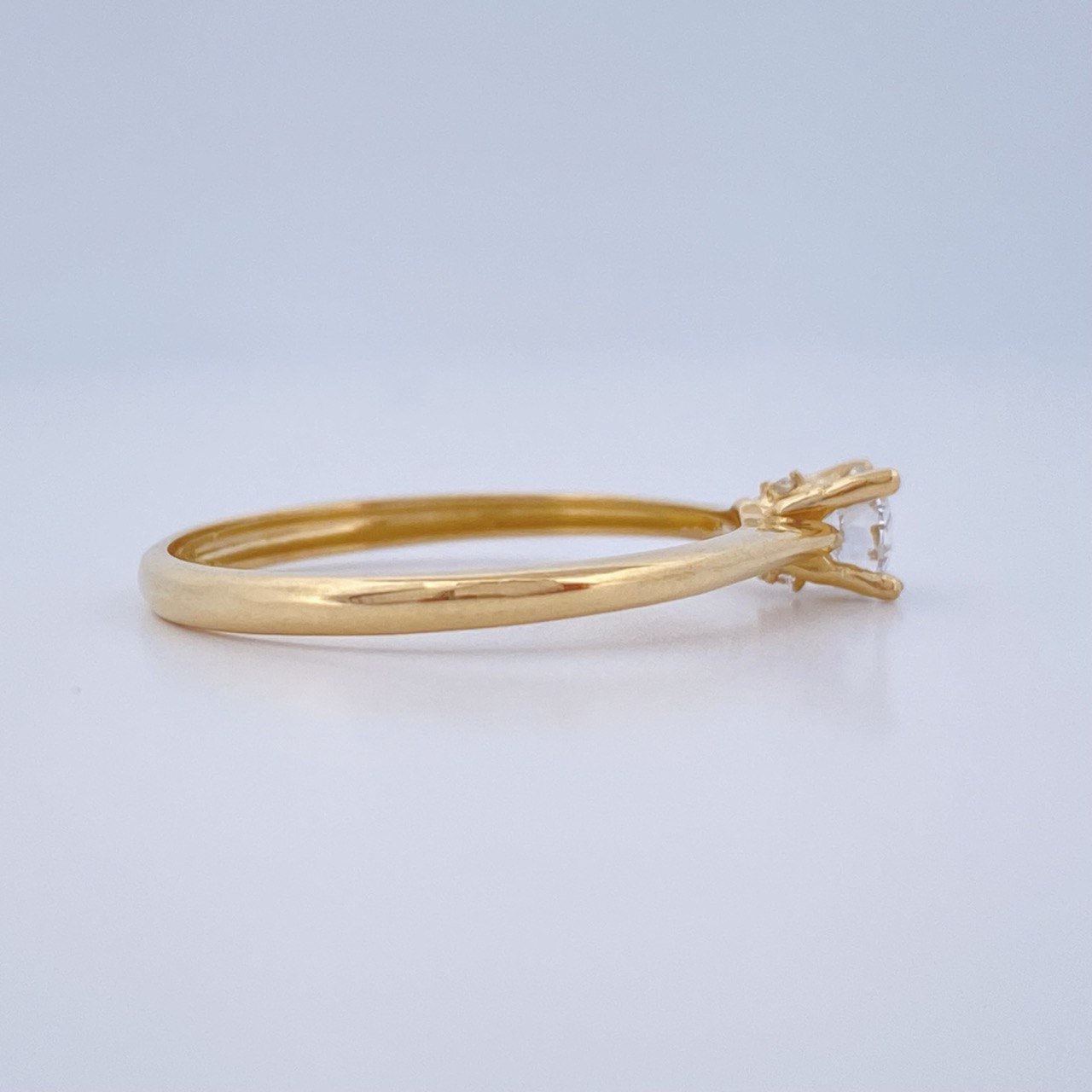 Anillo Solitario 1.55gr / T5 3/4 / Oro Amarillo 18K &