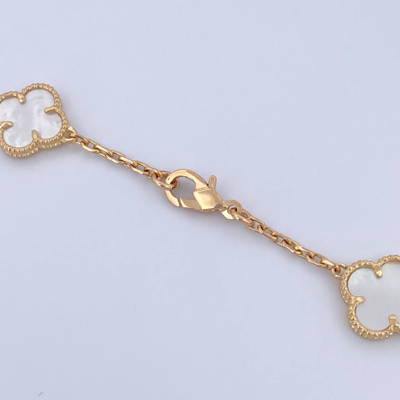 Paperclip Chain Clover 27.1gr / 60cm / 1.9mm White Mother-of-Pearl 18K Yellow Gold $