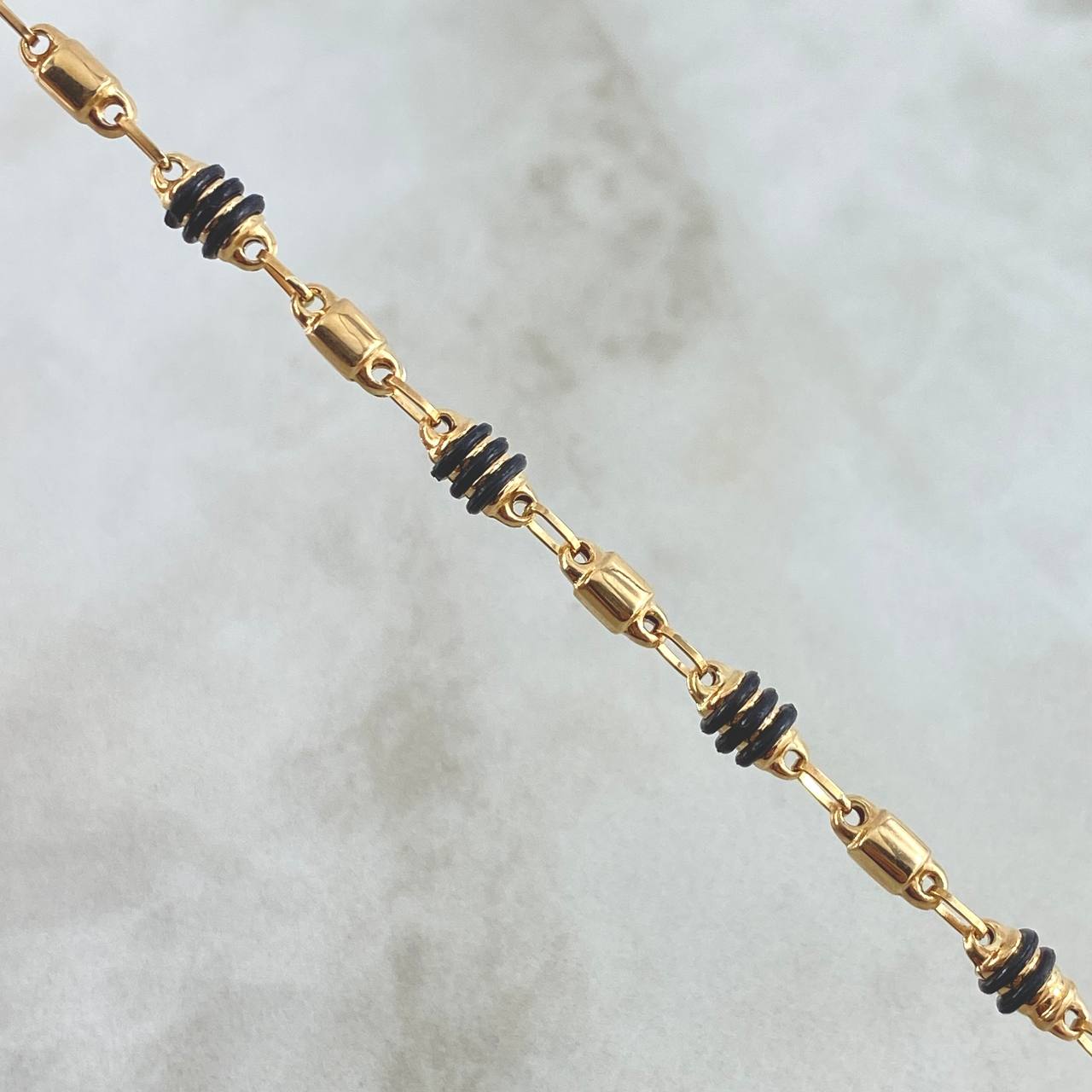 Bracelet Smooth Barrel 2.9gr / 19.5cm / 3.9mm Black Rubber Yellow Gold 18K