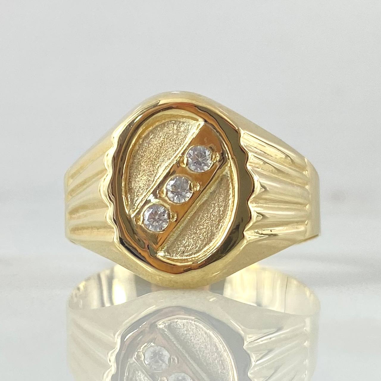 Trinity Ring 2.6gr / Size 11 / 18K Gold ©