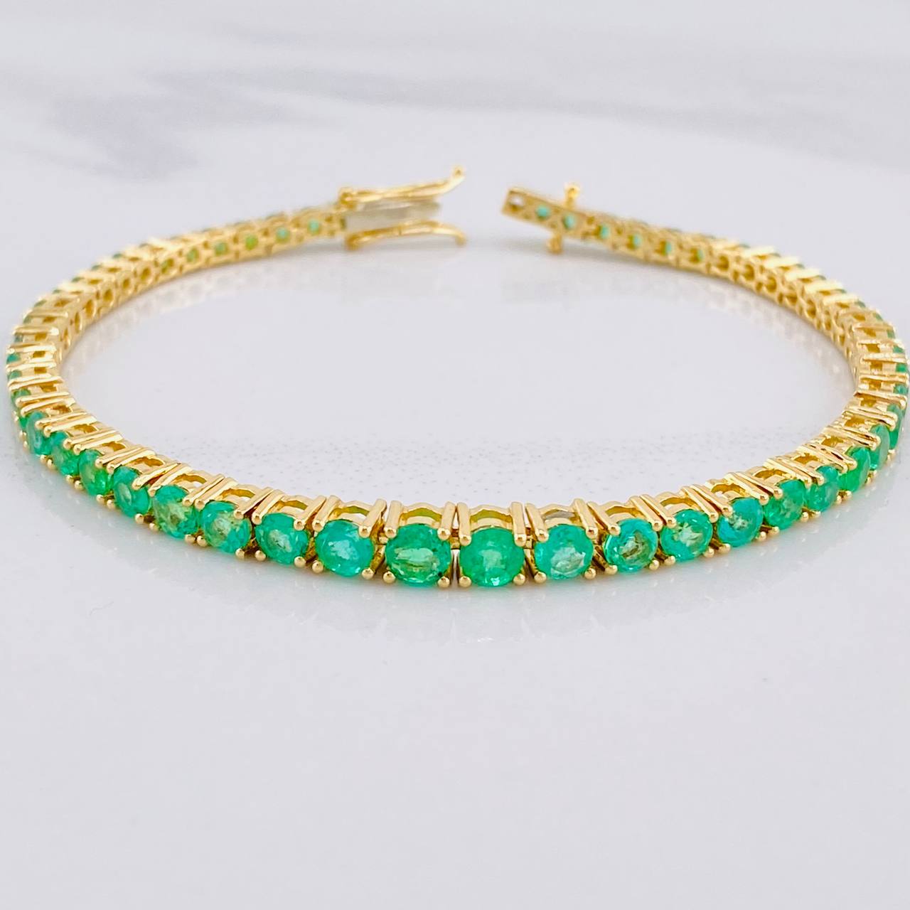 Pulso Tenis Esmeraldas 6.51qts 13.15g / 7 in / 4.25mm Oro Amarillo 18K