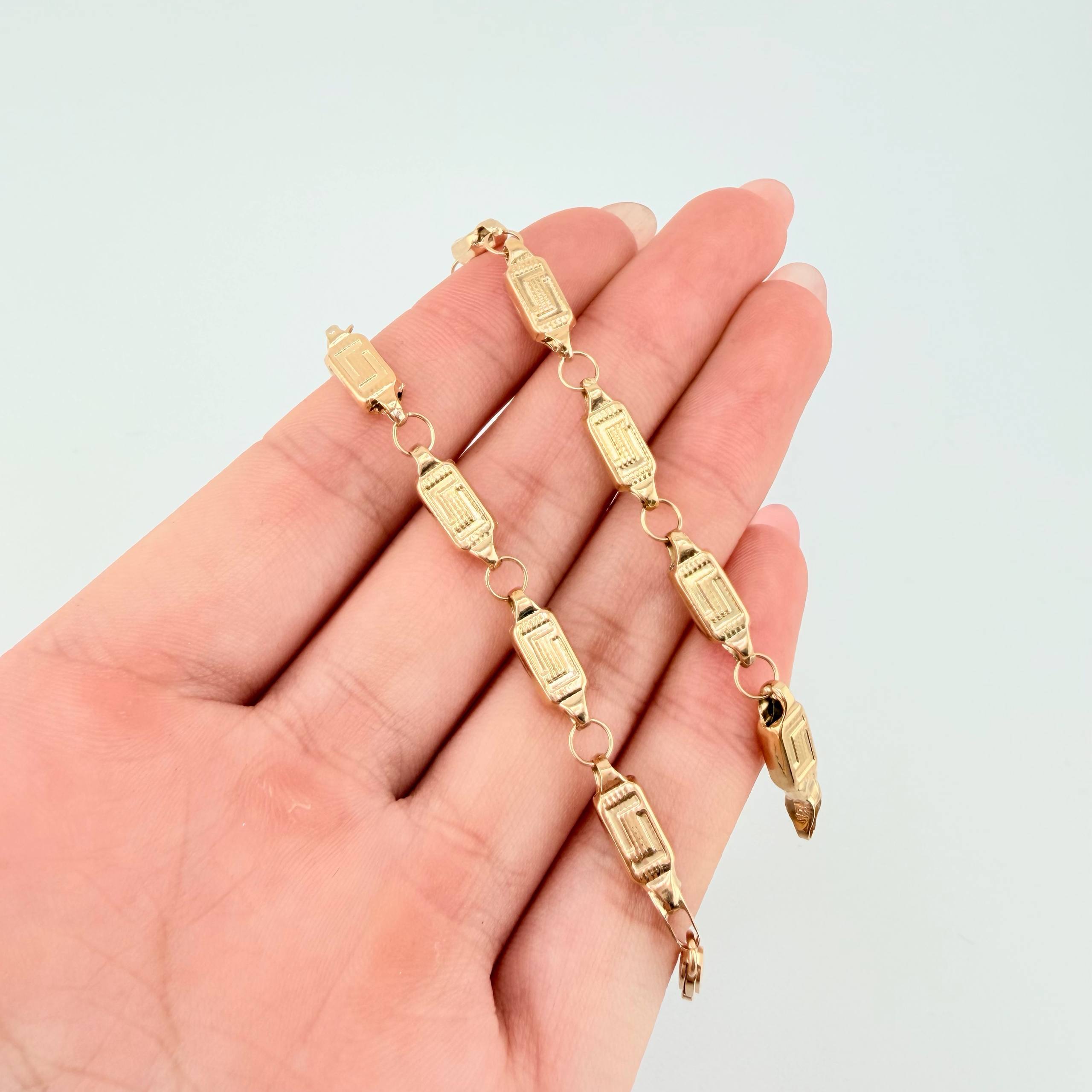 Pulso Rustico Recuadro Tribal 5.1gr / 8 1/2 in / 5mm Oro Amarillo 18K *