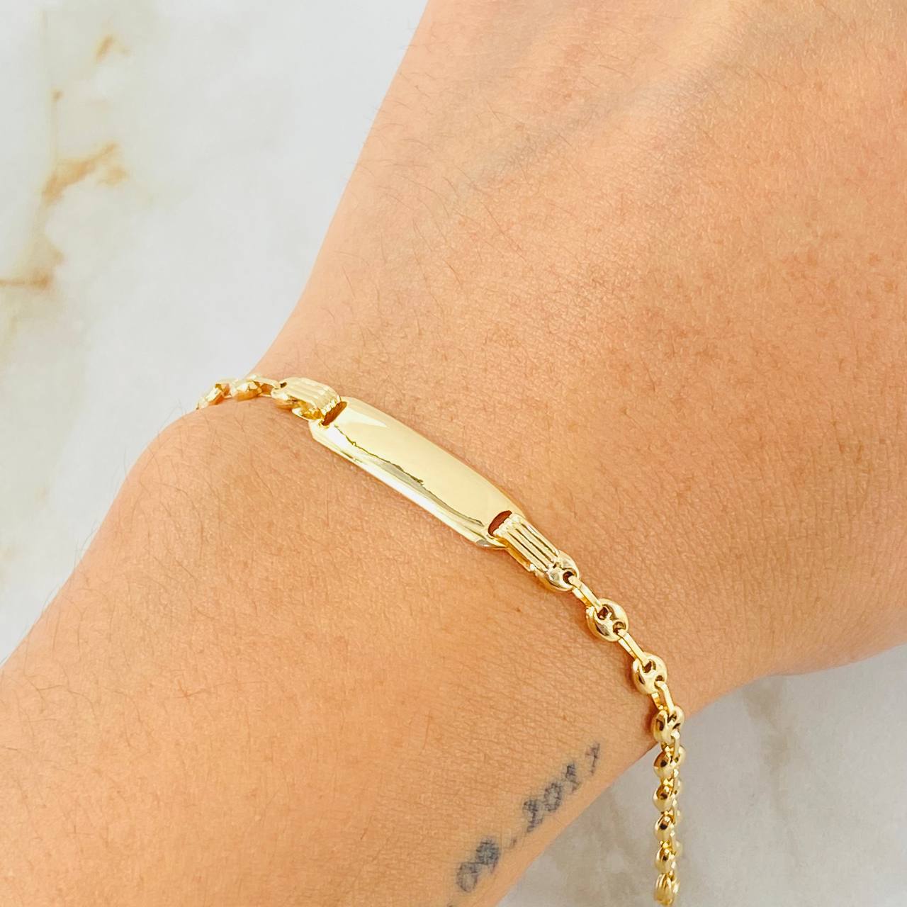 Pulso Bebé GC Placa Rectangular 2.3gr / 6 in / Oro Amarillo 18K *