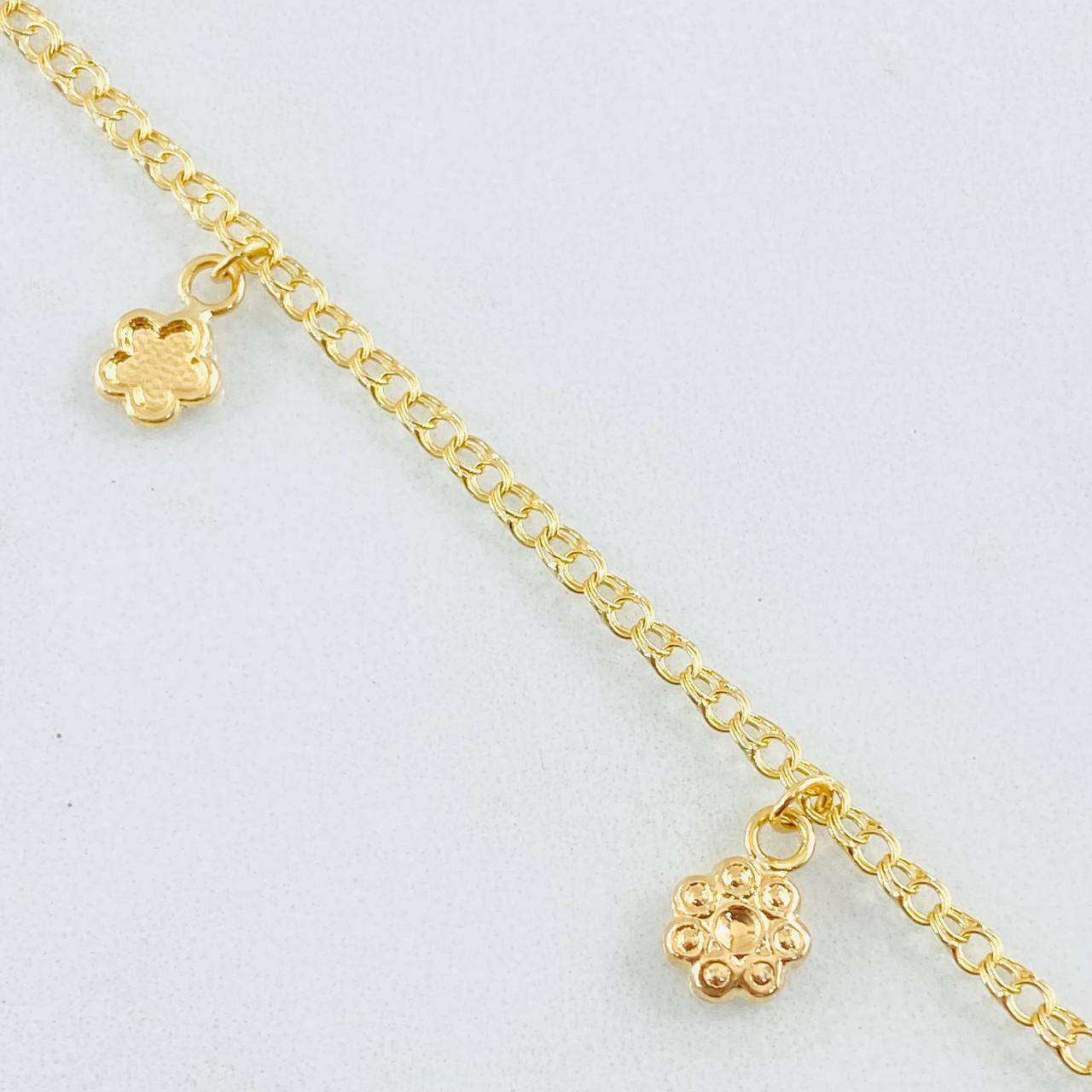 Tobillera Aro Seguido Dijes 3.5gr / 9 1/4 in / Oro Amarillo 18K *