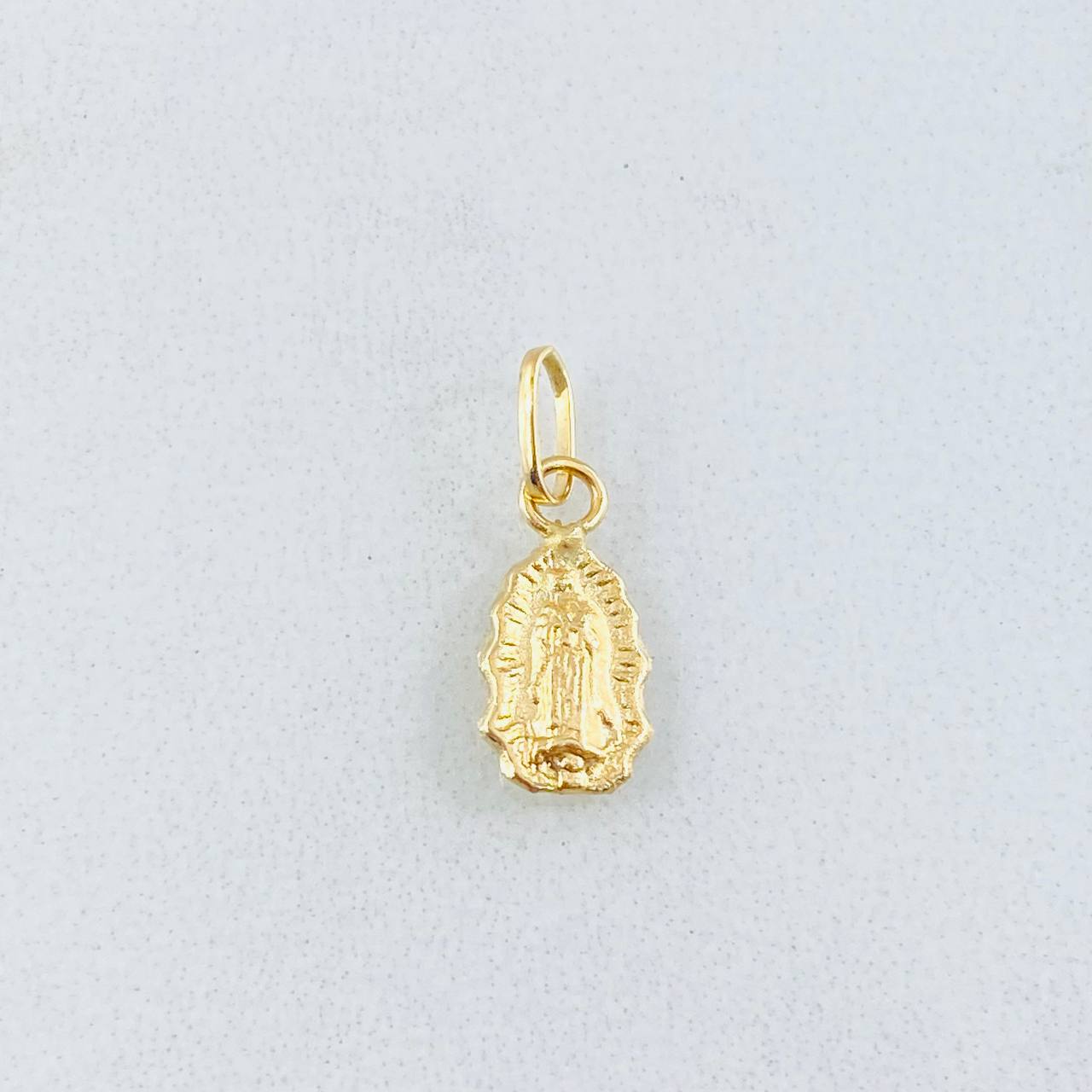 Dije Virgen Guadalupe 0.25gr / 1/2 in / Oro Amarillo 18K ©