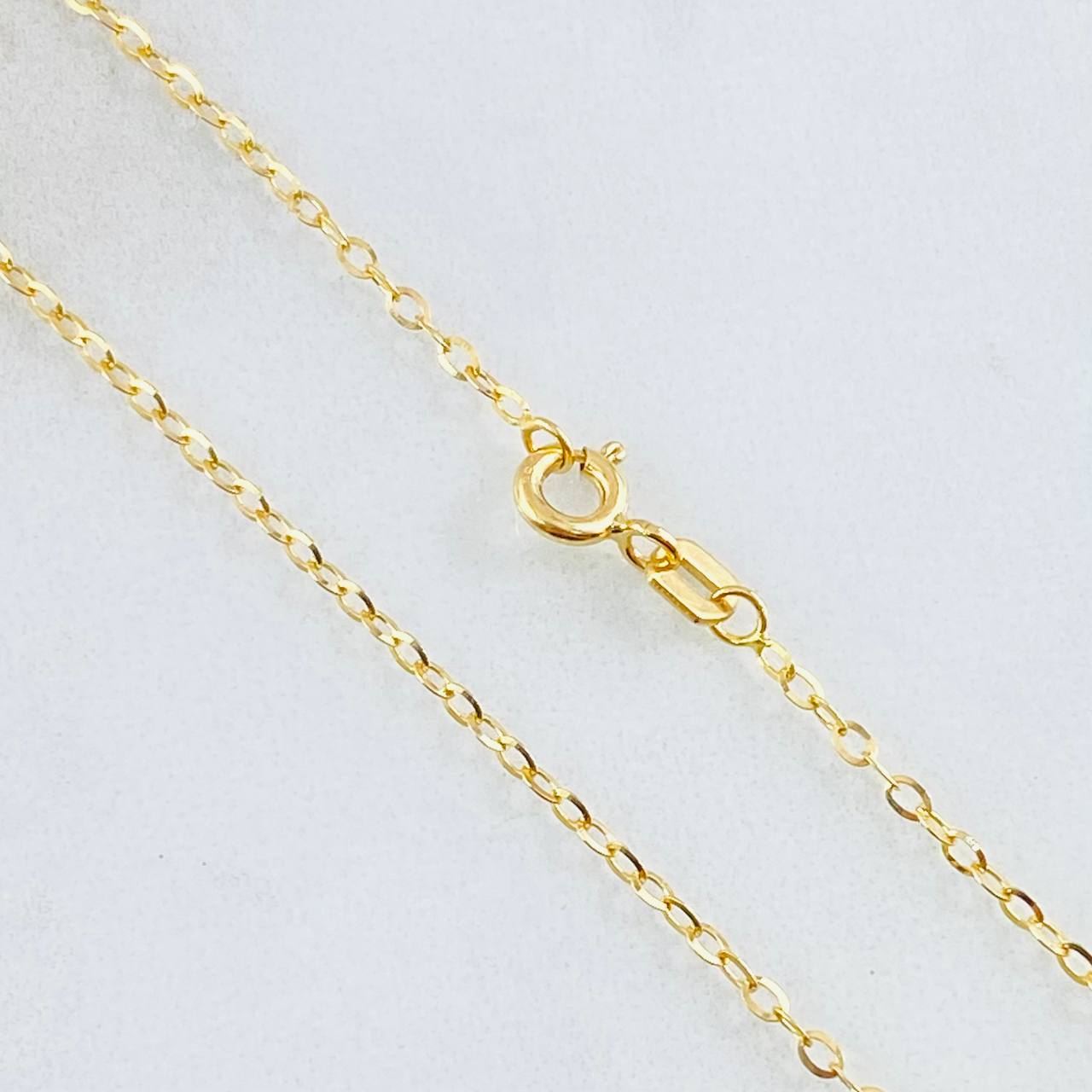 Cadena Aro Seguido 2.3gr / 23 1/2 in / Oro Amarillo +3 18K *