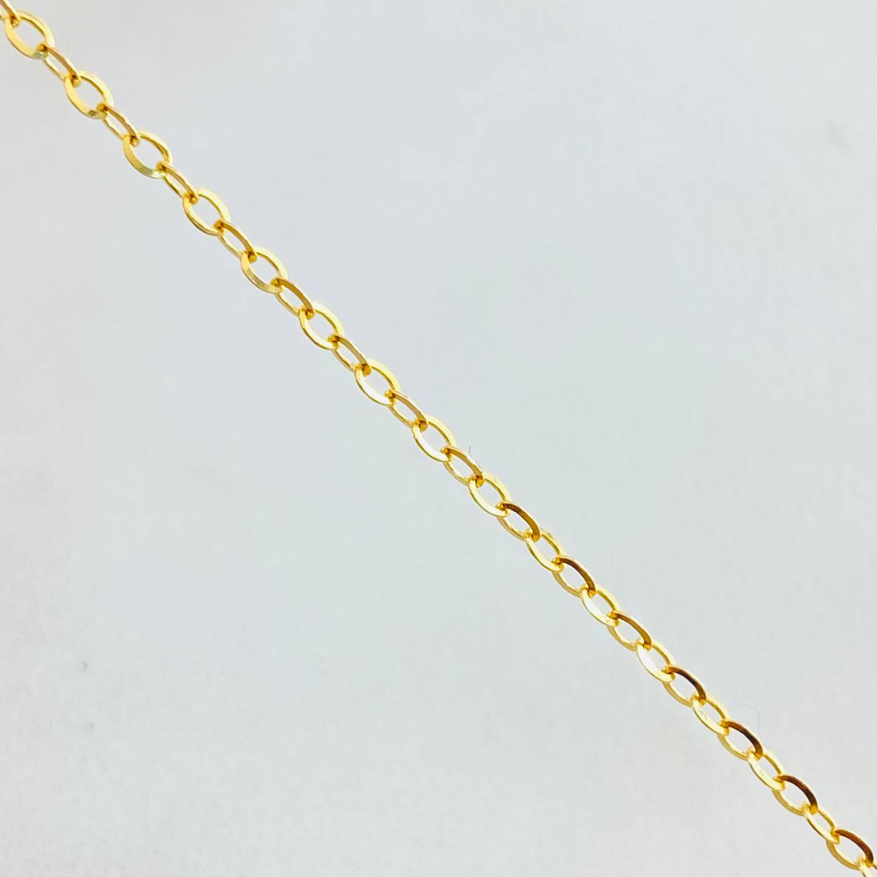 Cadena Aro Seguido 2.3gr / 23 1/2 in / Oro Amarillo +3 18K *