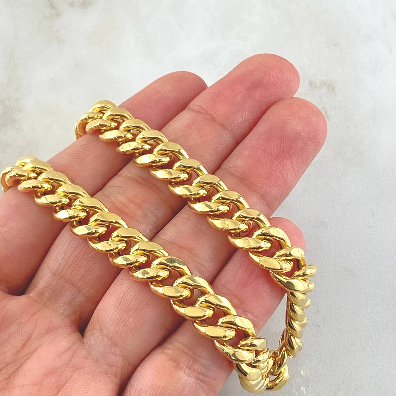 Cadena Cubana 21.2gr / 23 1/2 in / Oro Amarillo +1 18K *