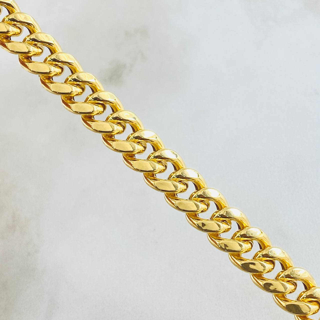 Cadena Cubana 21.2gr / 23 1/2 in / Oro Amarillo +1 18K *