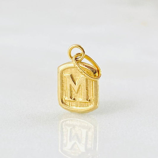 Dije Letra M 0.35 g / 1/2 in Oro Amarillo 18K