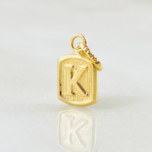 Dije Letra K Marco Texturizado 0.35gr / 1/2 in / Oro Amarillo 18K *