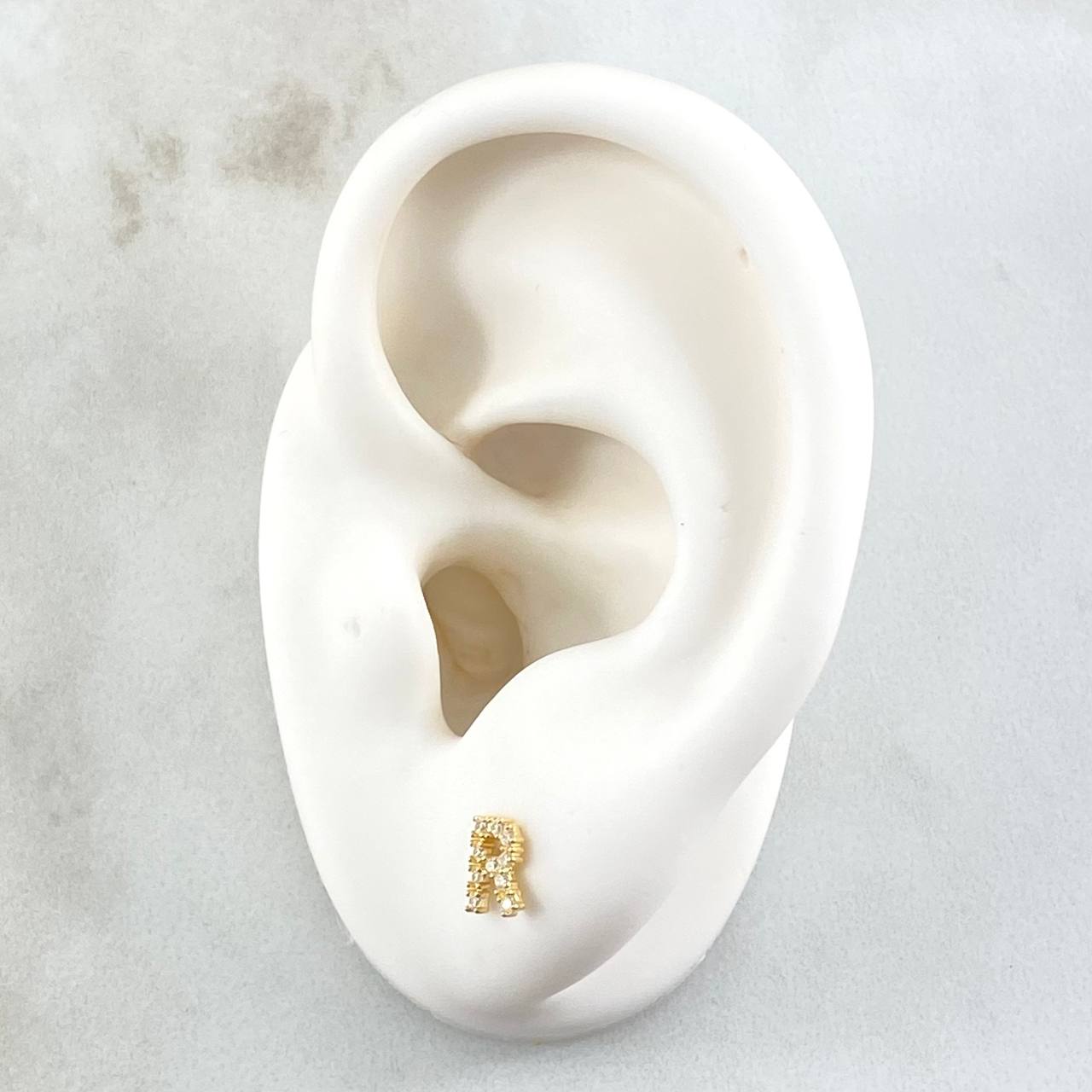 Stud Earrings Letter R 0.75gr / 6mm White Zircons 18K Yellow Gold