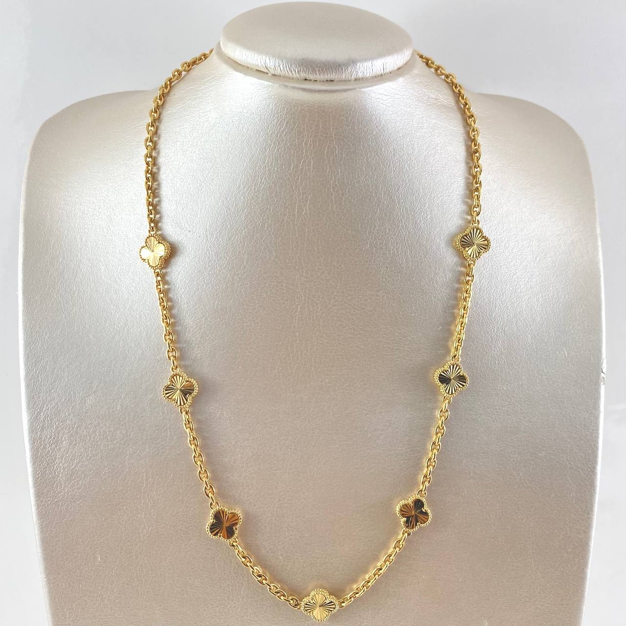 Cadena Aro Seguido Treból 34gr / 55cm / 3.6mm Diamantado Borde Punteado Oro Amarillo  18K ©