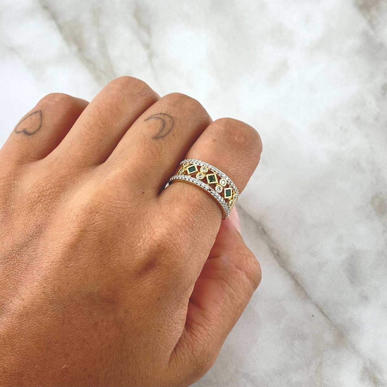 Trio of Rhombus Ring 4.8gr / Size 6 / White and Green Zircons 18K Yellow Gold ©