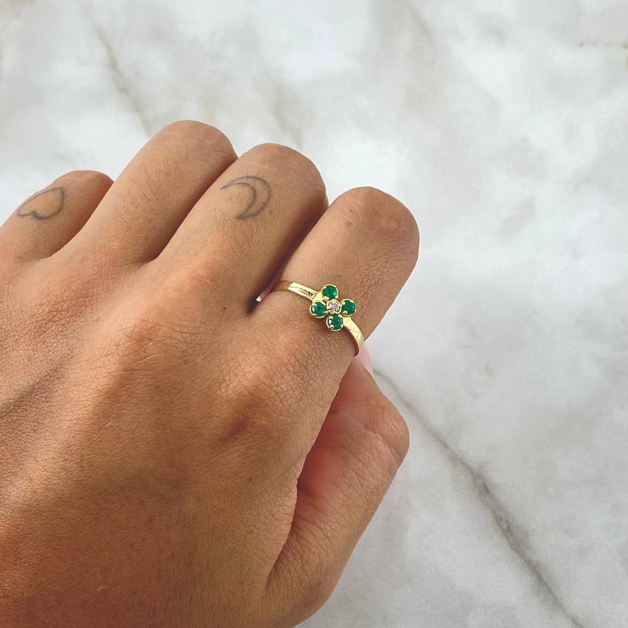 Flower Petal Ring Four Claws 1.75gr / Size 7 1/2 / Emeralds 16pts Diamond 3pts 18K Yellow Gold (Jewel) *