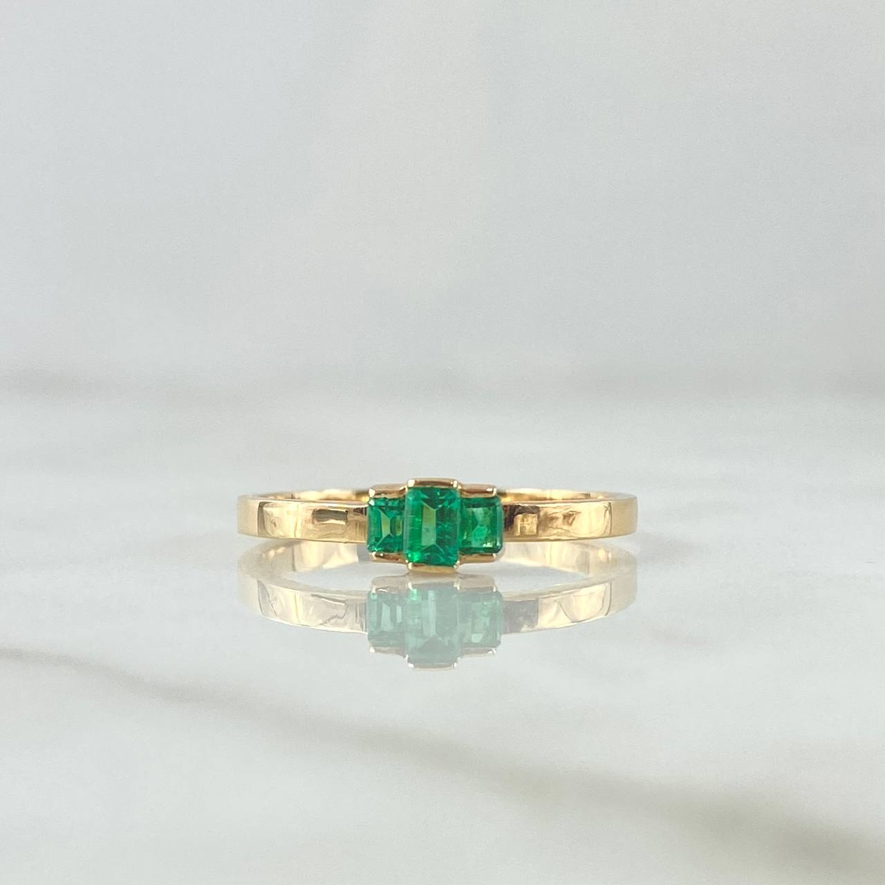 Trio Rectangles Ring 2.1gr / Size 7 1/4 / Emeralds 12pts 18K Yellow Gold (Jewel) *