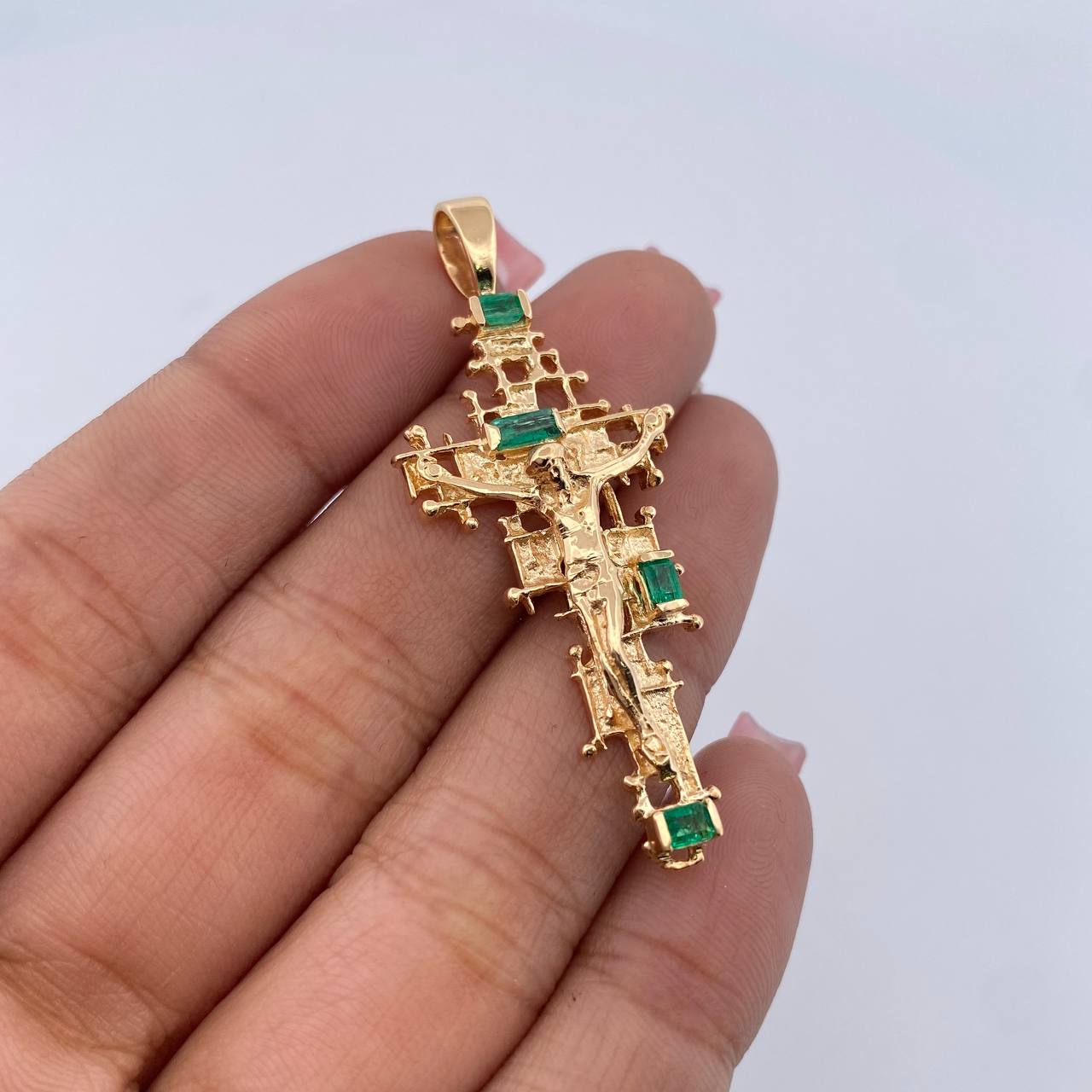 Dije Cruz Cristo  6.45gr / 5cm / Esmeraldas 25 Pts Oro Amarillo 18K (Joya) &