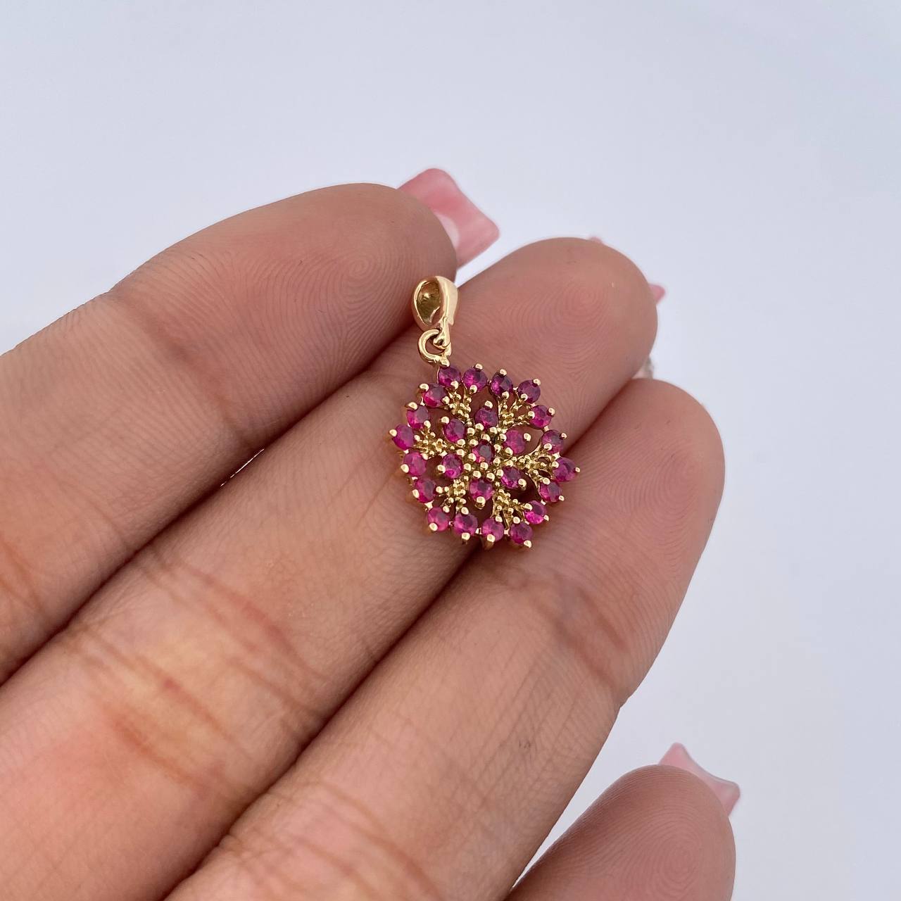 Dije Mandala 1.2gr / 2.2cm / Rubies 51 Pts Oro Amarillo 18K (Joya) &