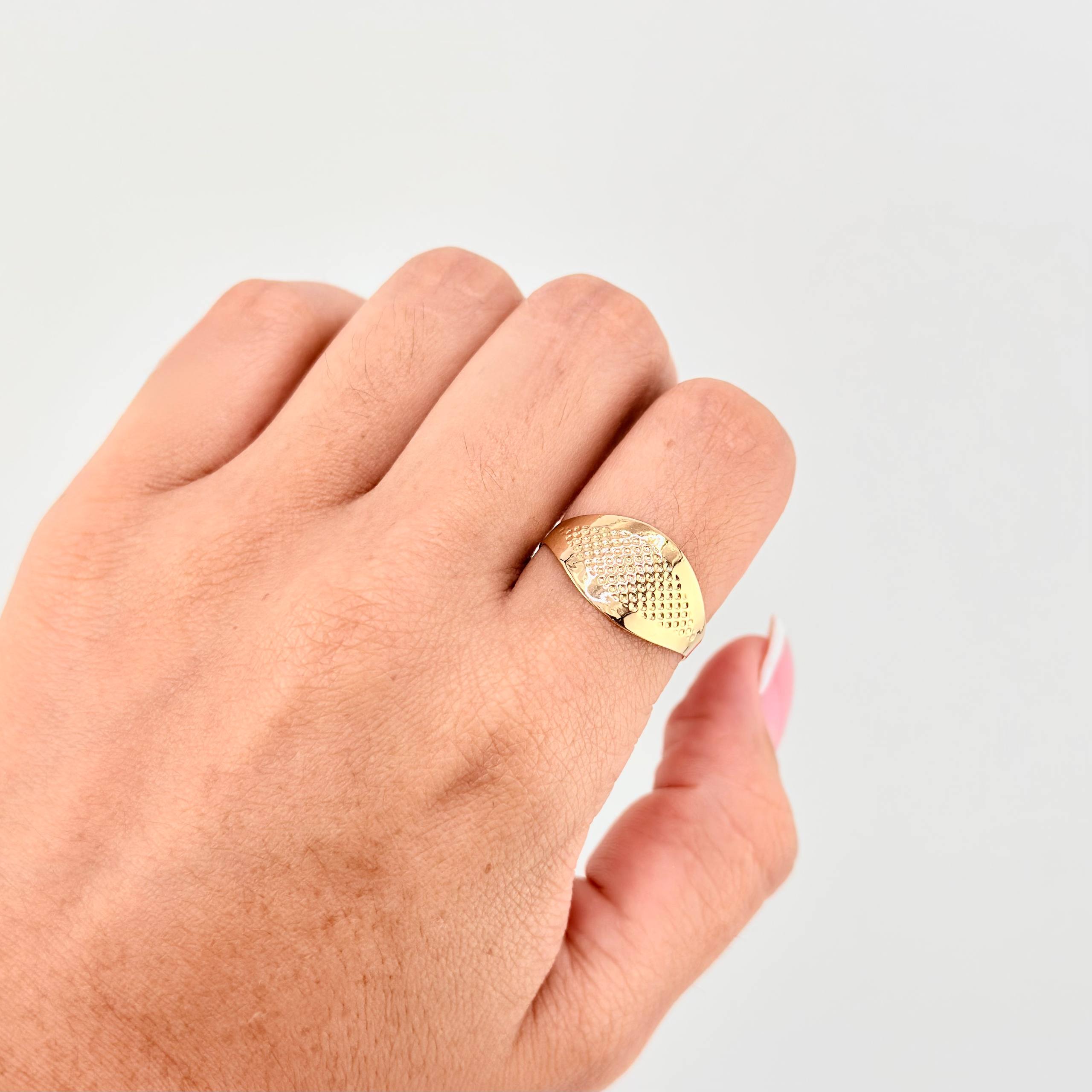 Dotted Mesh Ring 1.4gr / T8 / Yellow Gold 18K